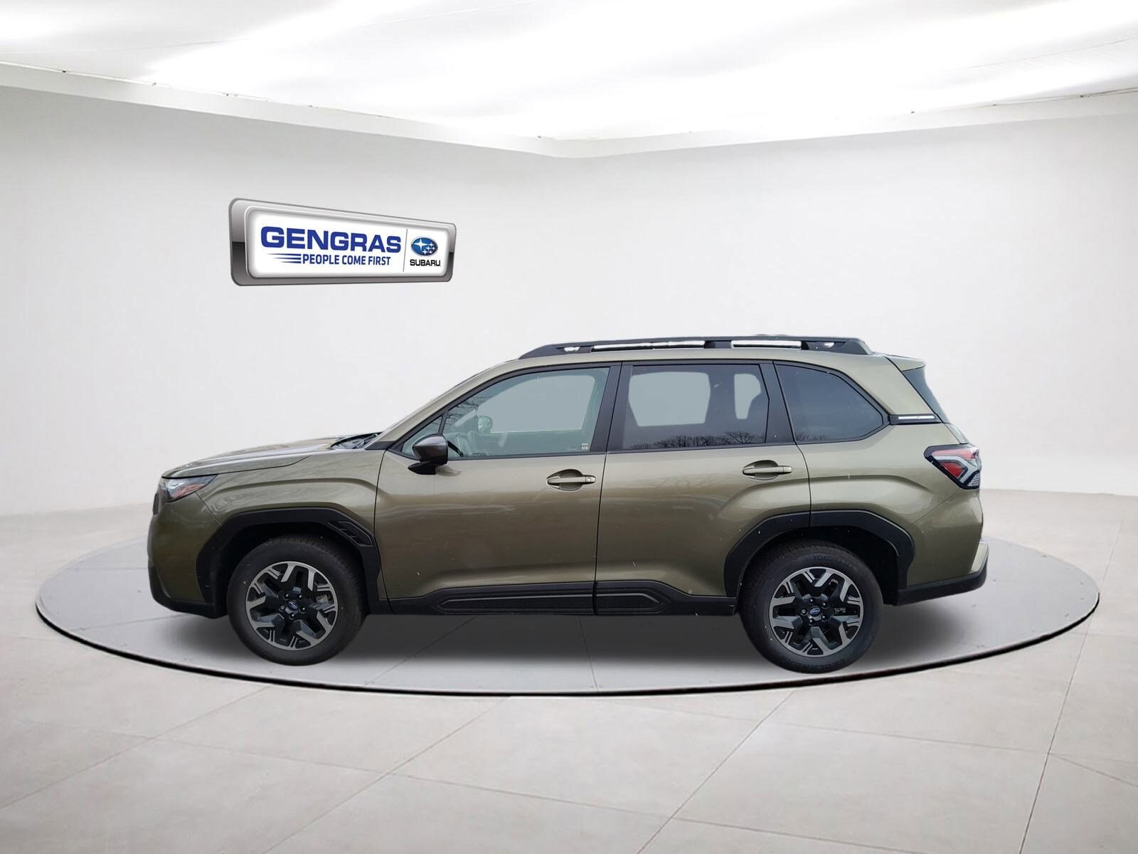 2025 Subaru Forester Premium photo 4