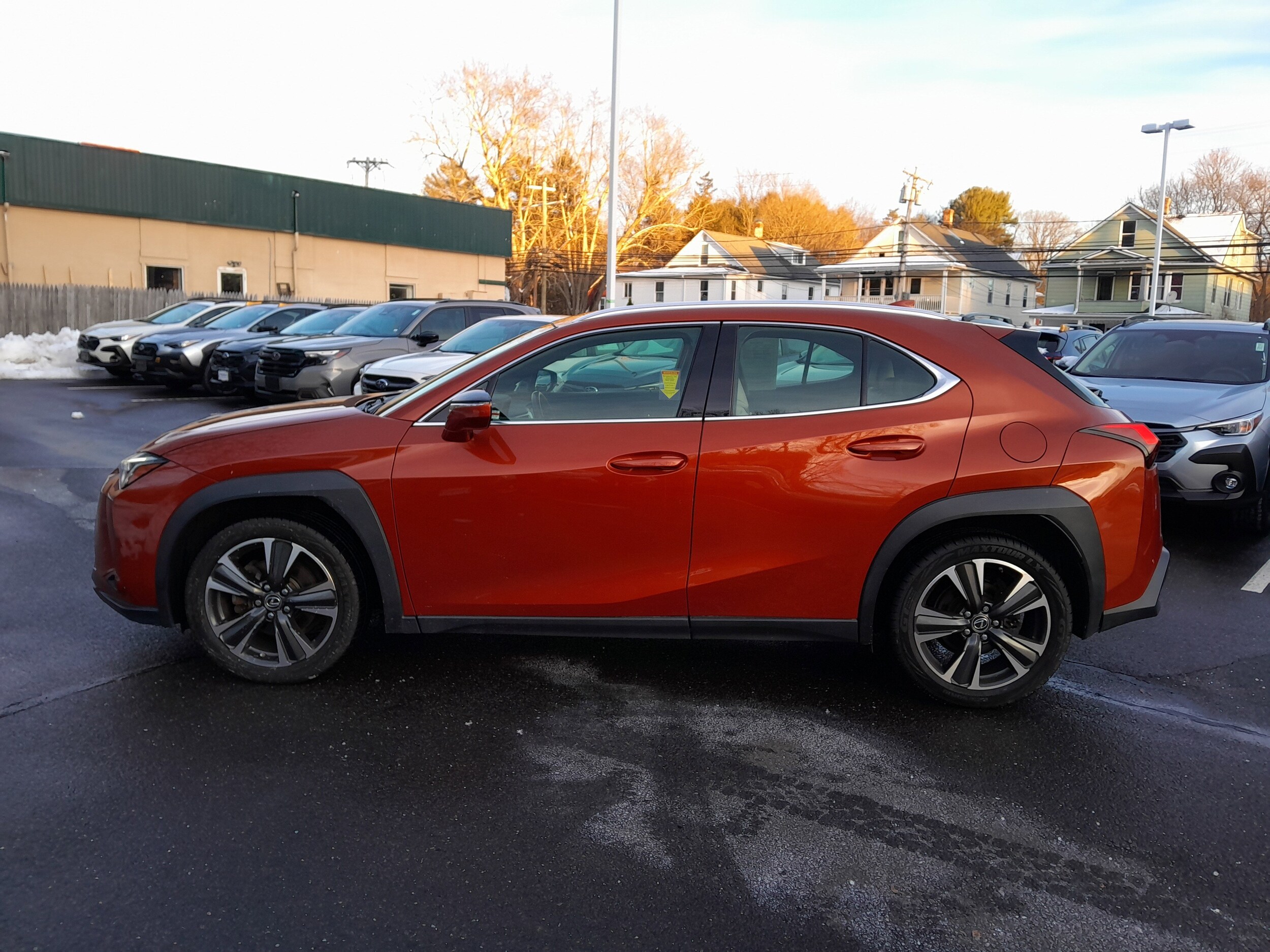 2019 Lexus UX 200 photo 3