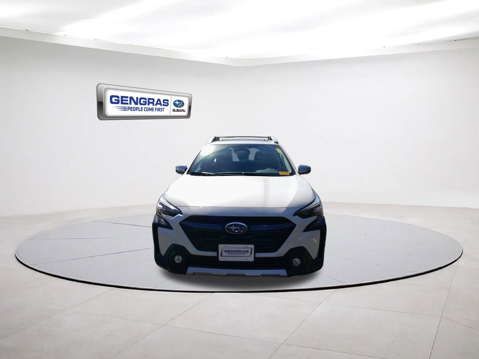 2024 Subaru Outback Touring XT photo 2