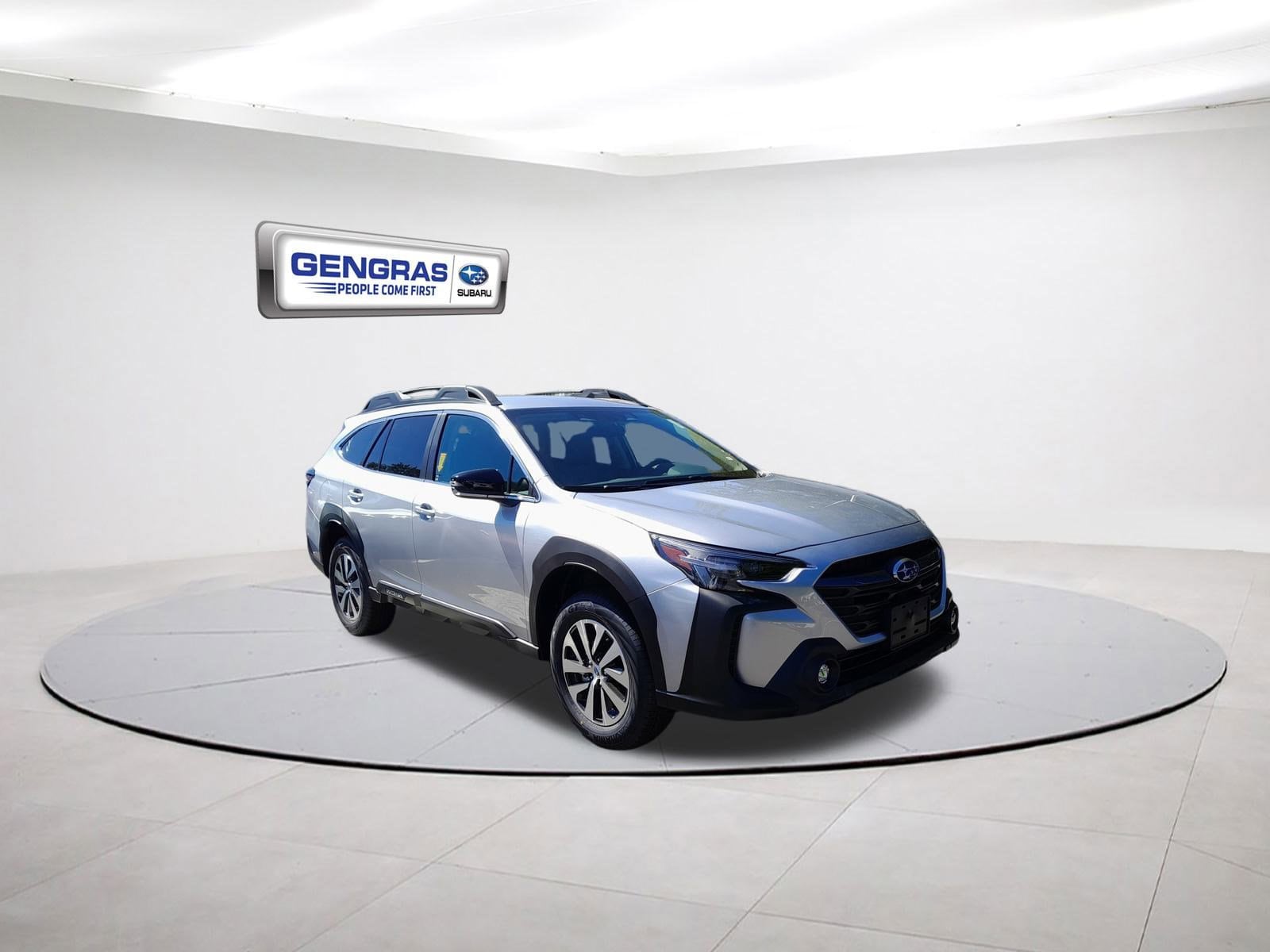 2025 Subaru Outback Premium's photo