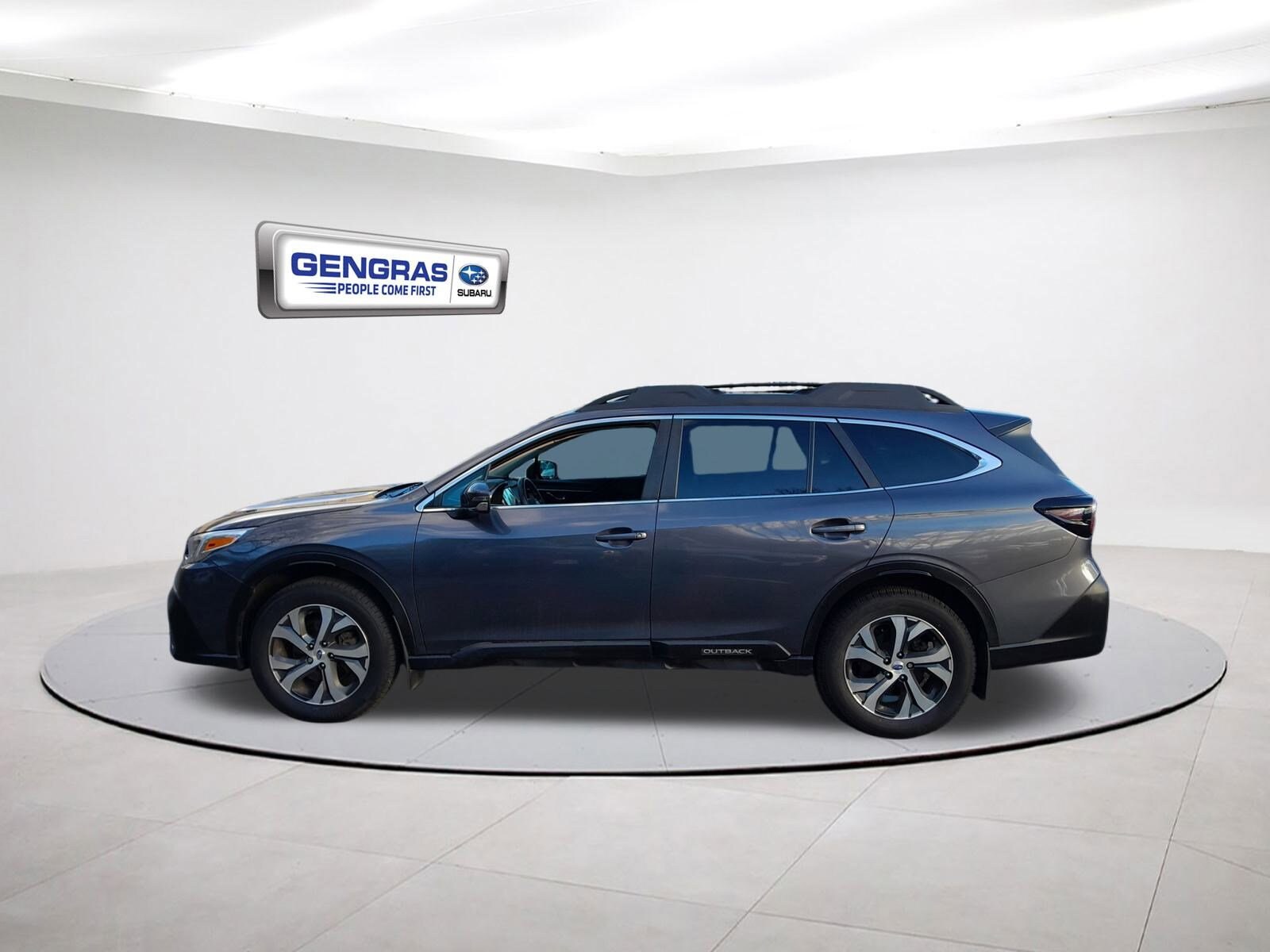 2020 Subaru Outback Limited photo 2