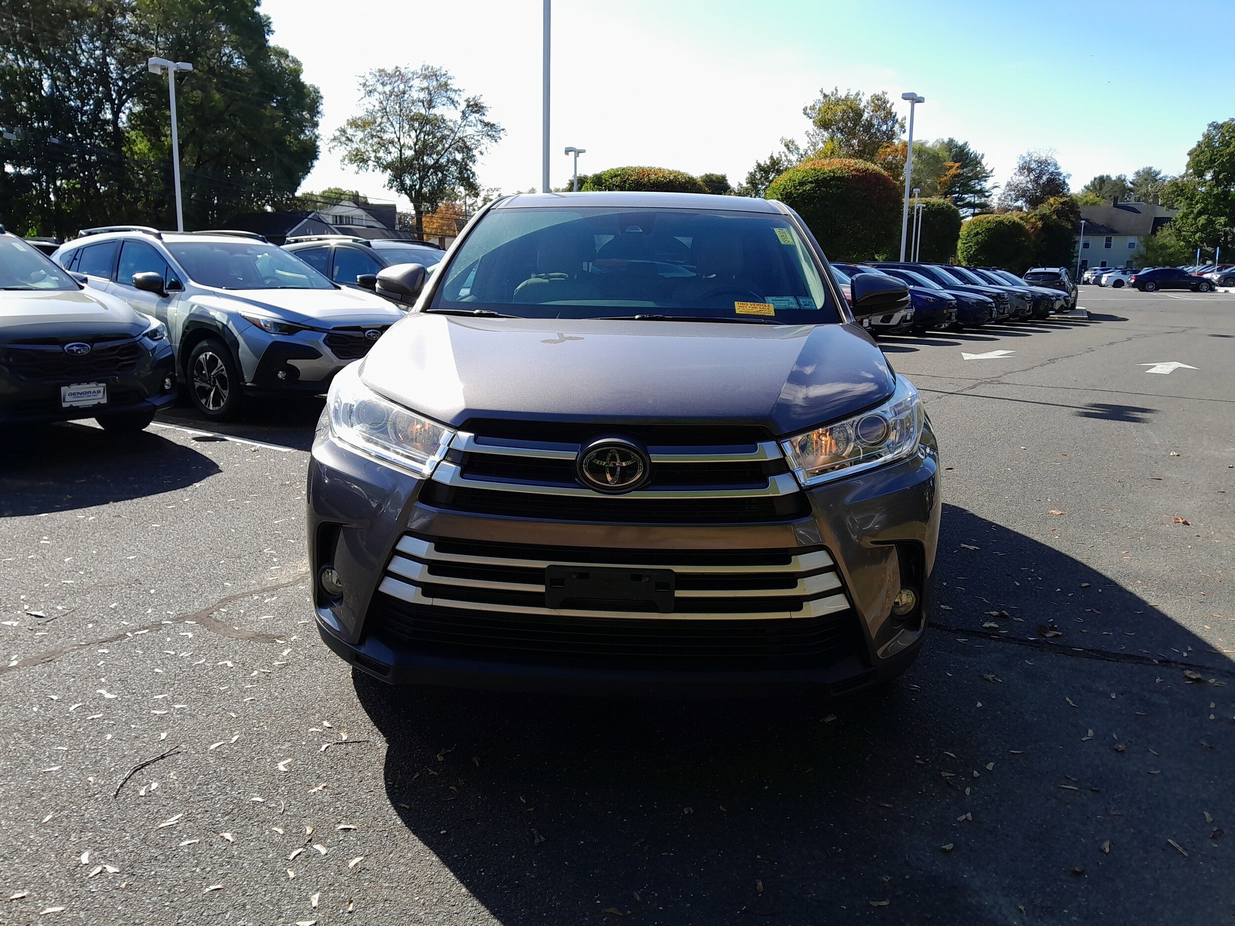 2019 Toyota Highlander LE Plus photo 2