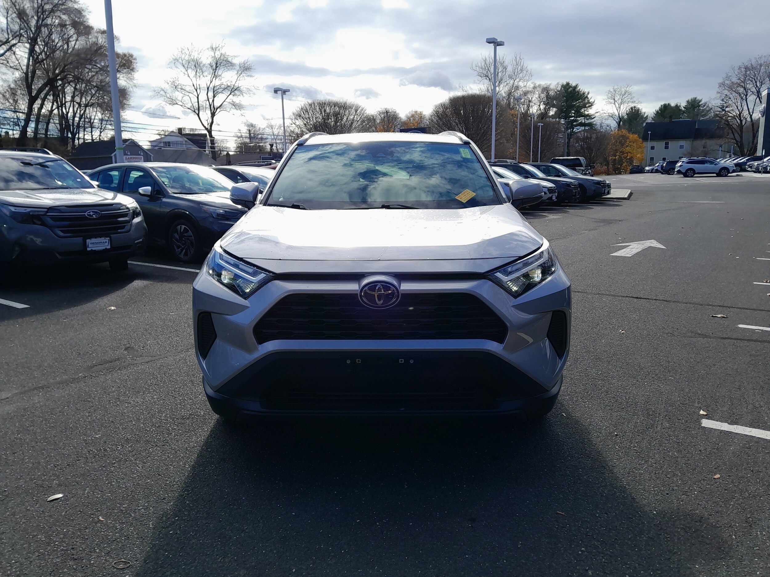 2023 Toyota RAV4 XLE photo 2