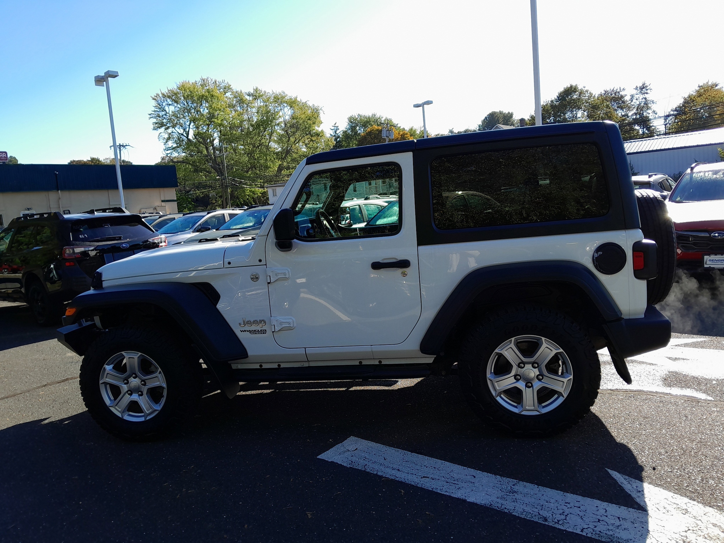 2020 Jeep Wrangler Sport S photo 4