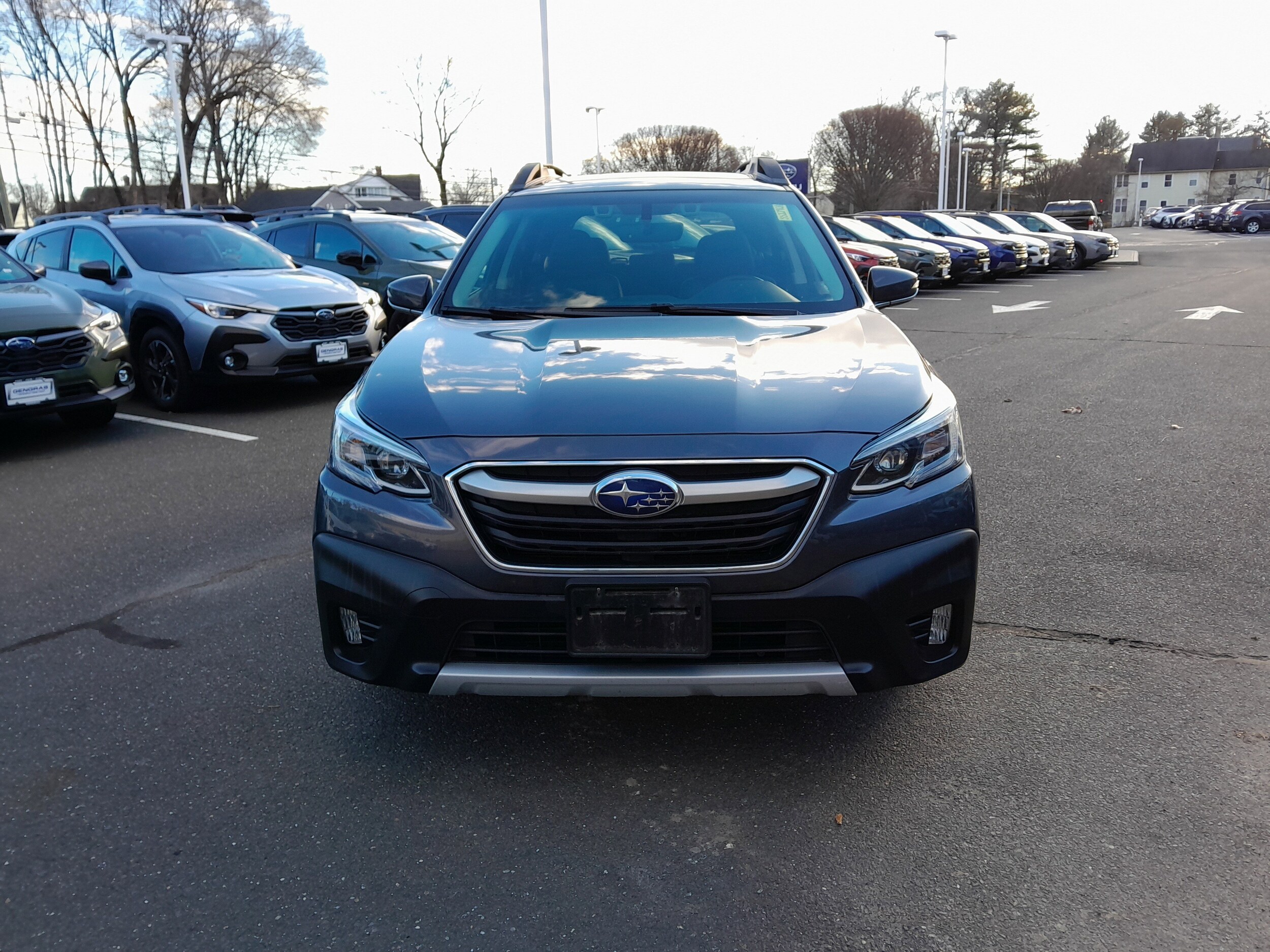 2020 Subaru Outback Limited photo 2