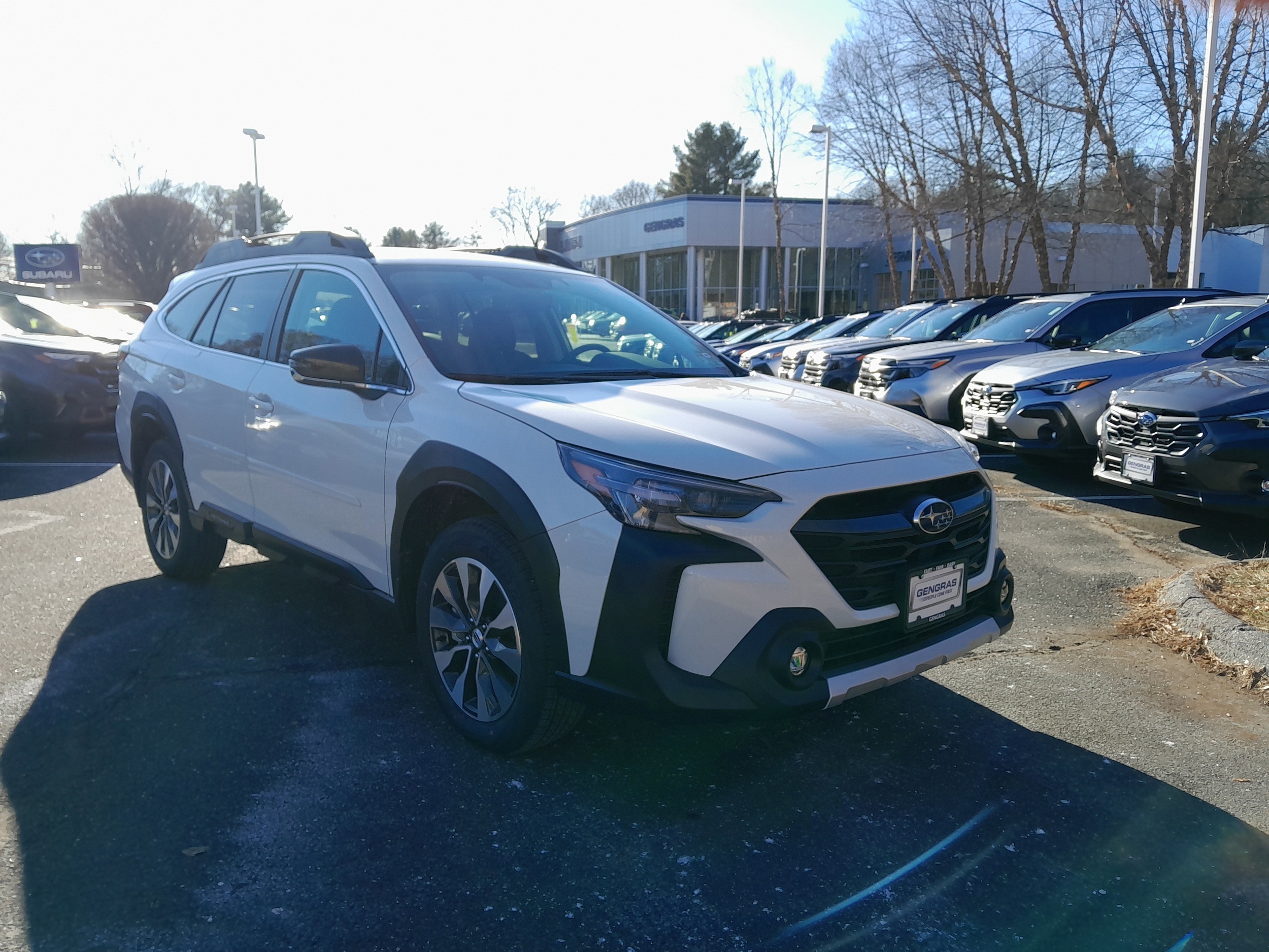 2025 Subaru Outback Limited's photo