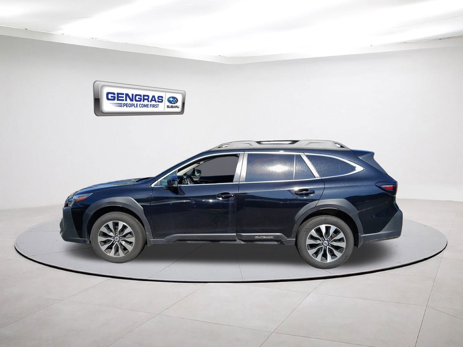 2023 Subaru Outback Limited photo 4