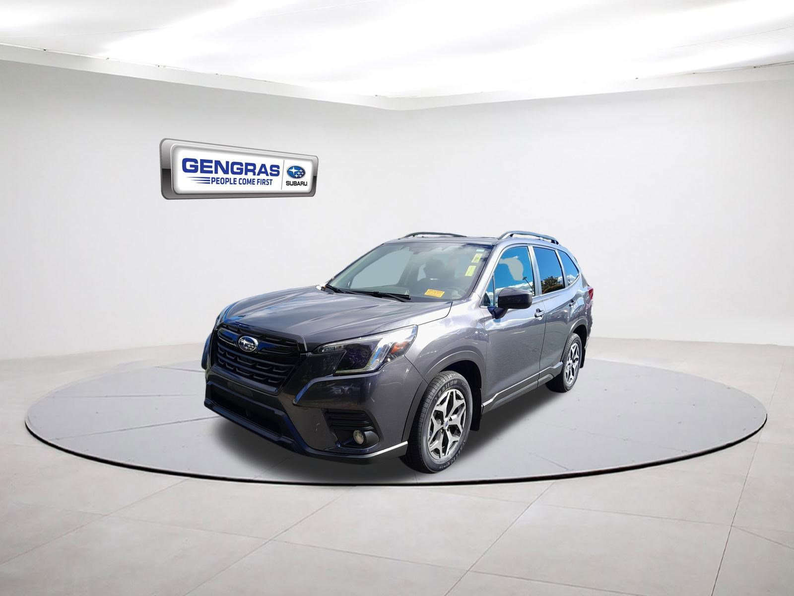 2022 Subaru Forester Premium photo 3