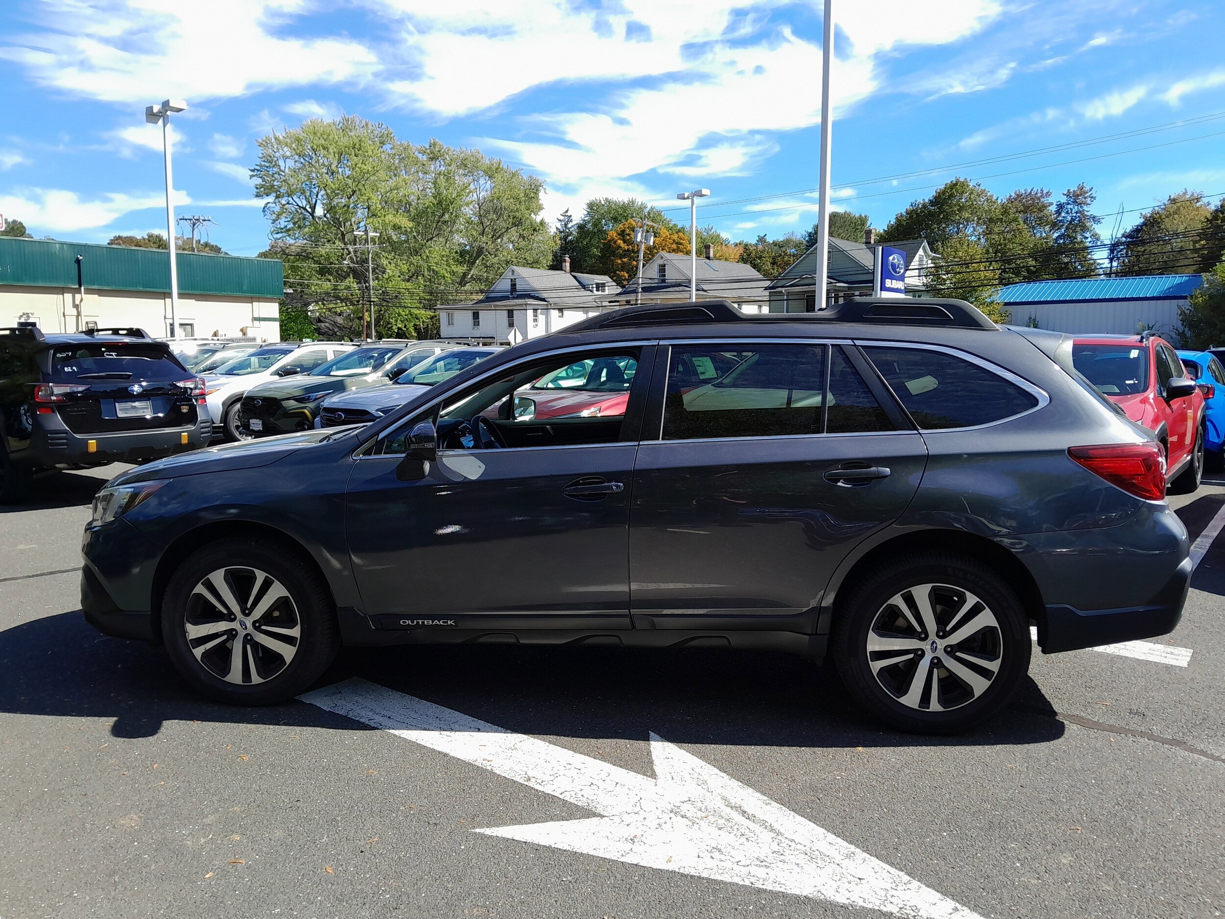 2018 Subaru Outback 2.5i Limited photo 3