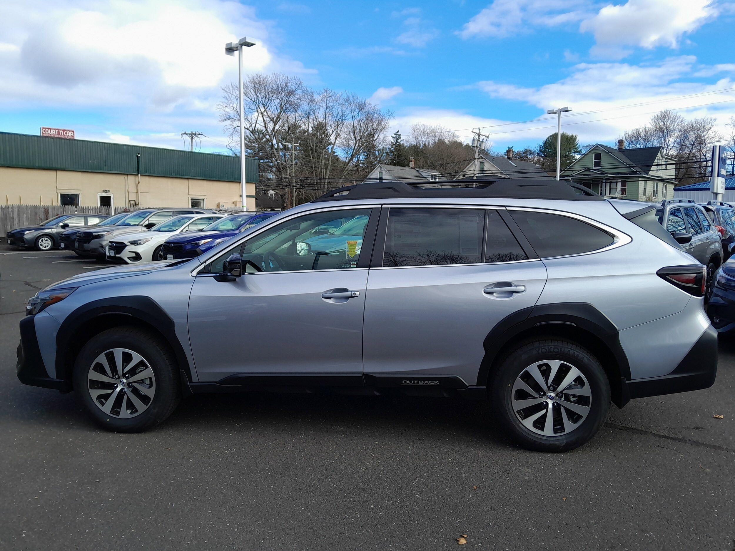 2025 Subaru Outback Premium photo 2