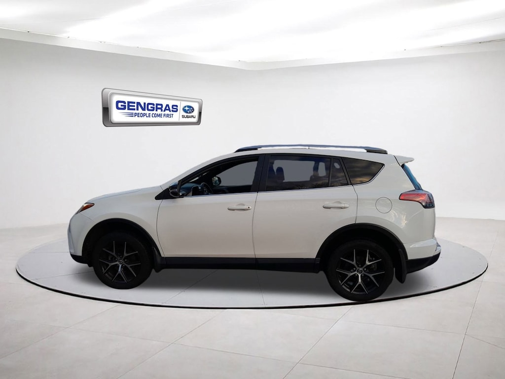 Used 2017 Toyota RAV4 SE SE AWD