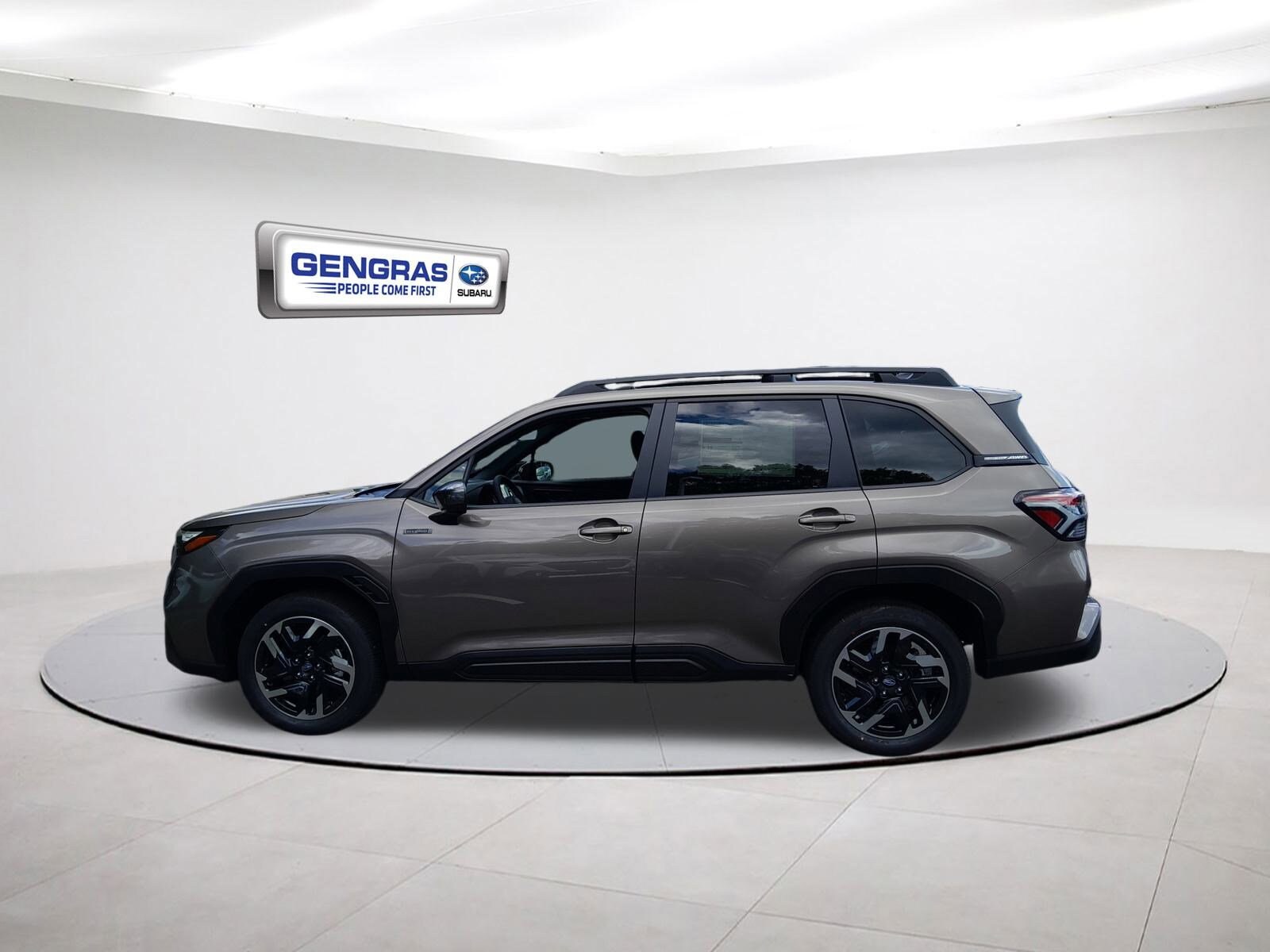 2025 Subaru Forester Premium photo 4