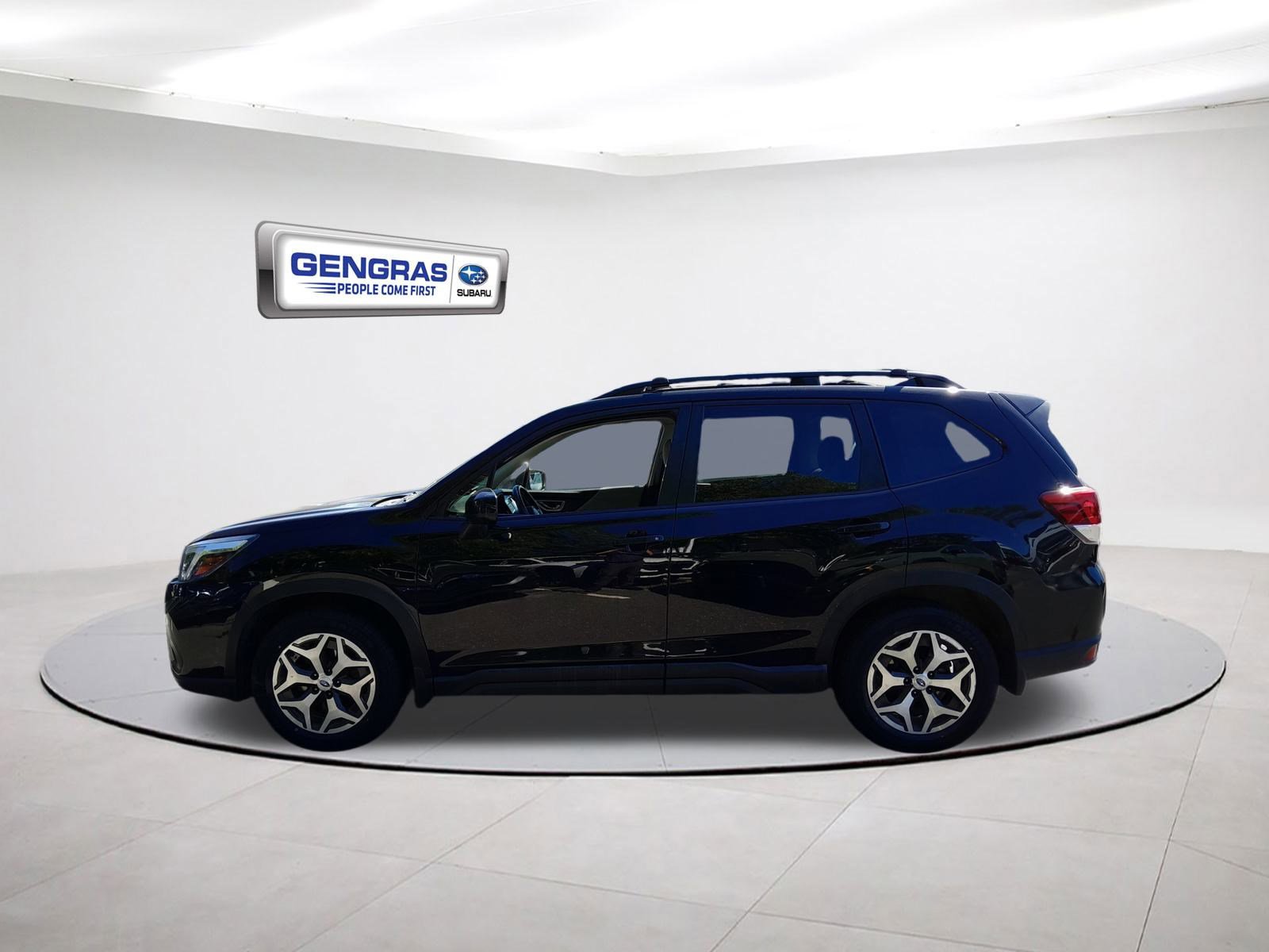 2021 Subaru Forester Premium photo 4