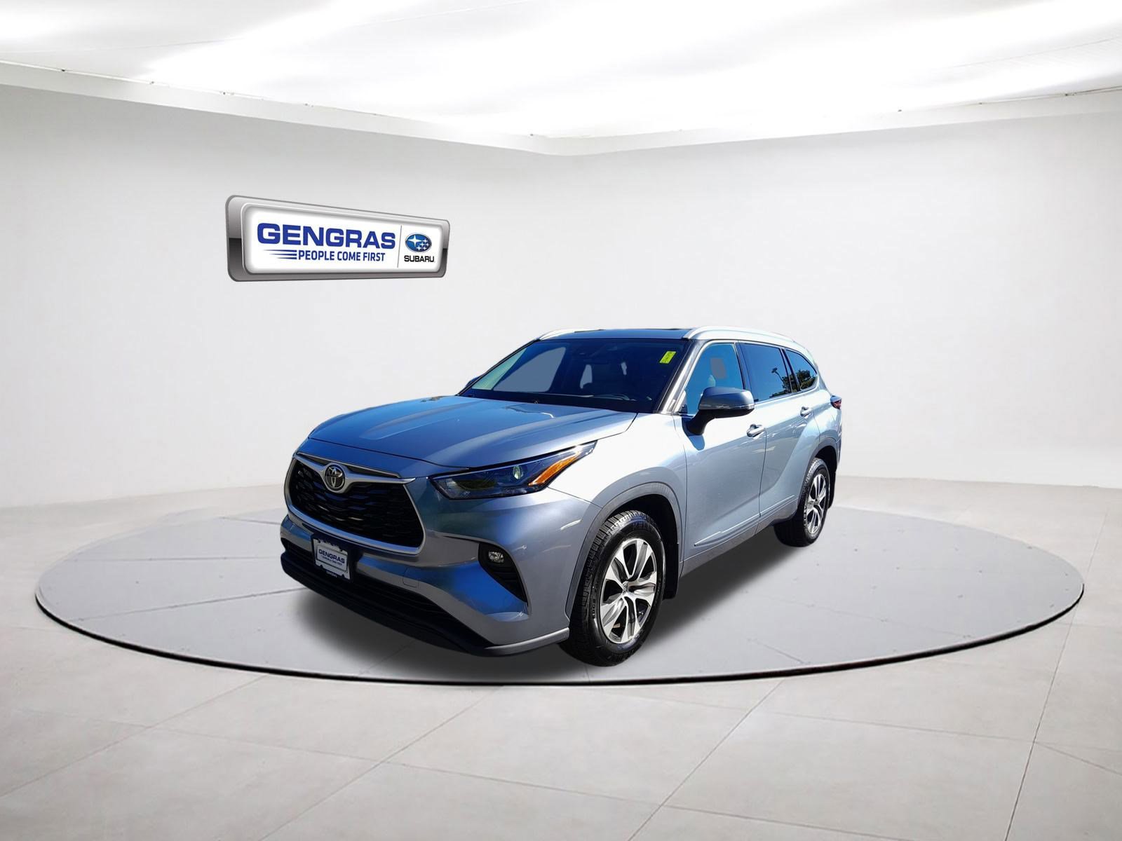 2022 Toyota Highlander XLE photo 3
