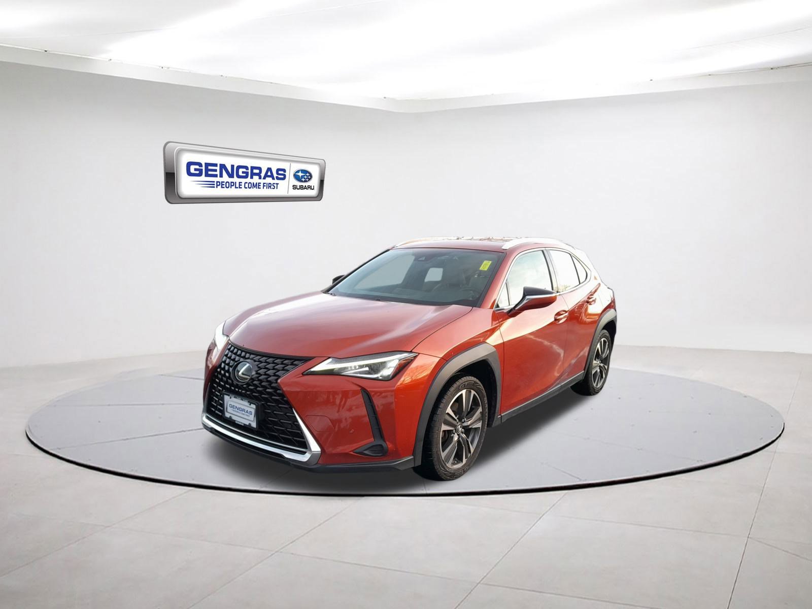 2019 Lexus UX 200 photo 3