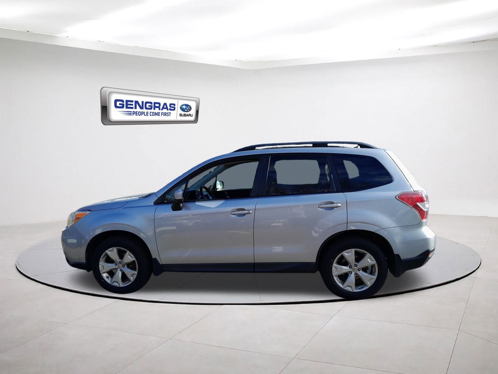 2015 Subaru Forester 2.5i Premium photo 4