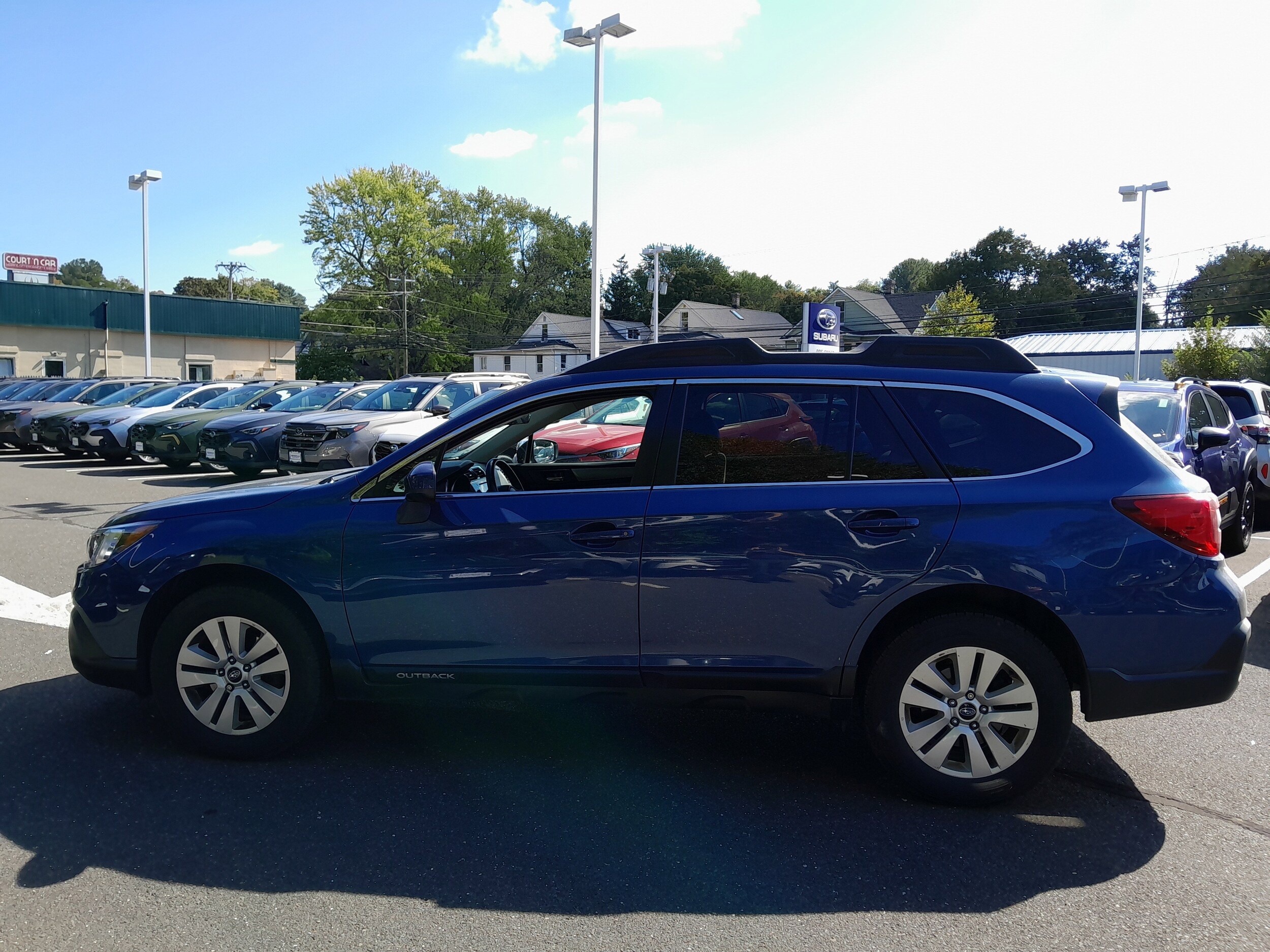 2019 Subaru Outback 2.5i Premium photo 4