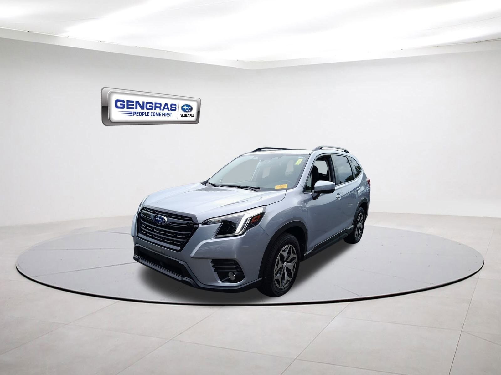 2022 Subaru Forester Premium photo 3
