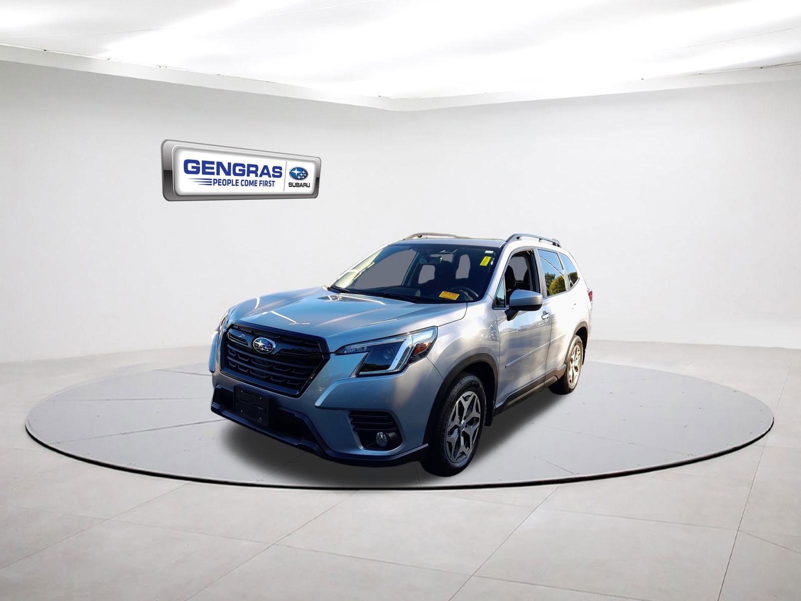 2022 Subaru Forester Premium photo 3
