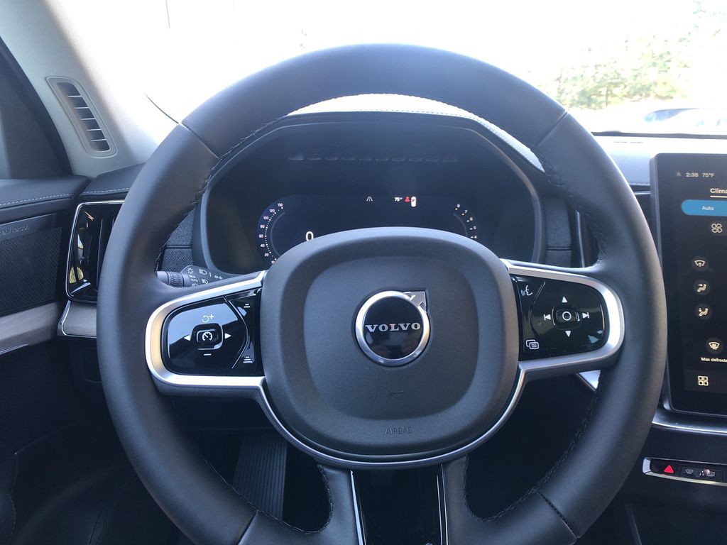 2026 Volvo XC90 Plus - Photo 14
