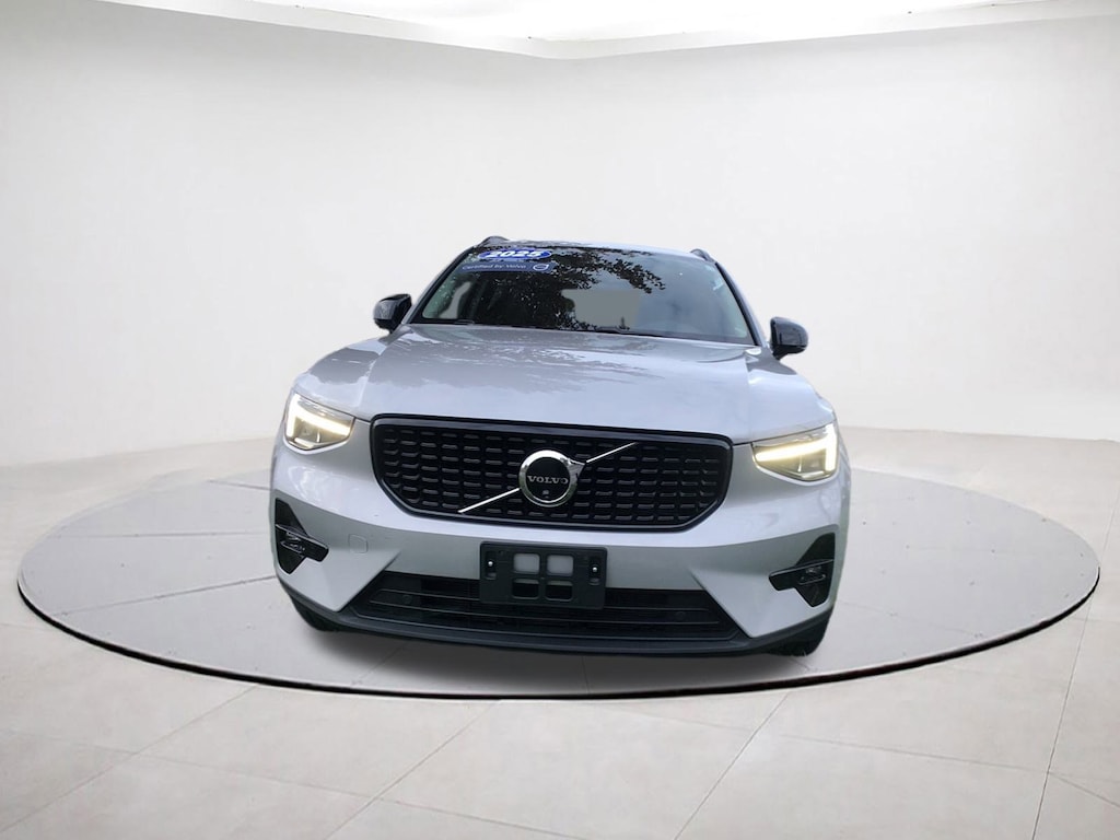 Certified 2025 Volvo XC40 B5 Plus Dark Theme SUV