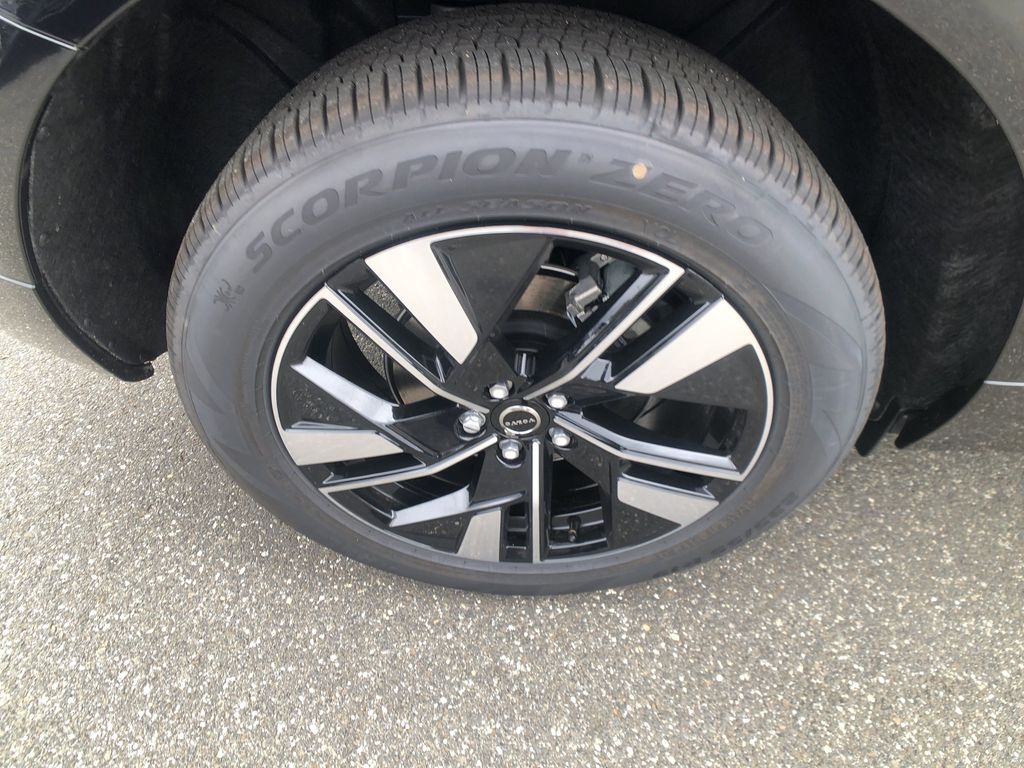 2026 Volvo XC60 Plus - Photo 10