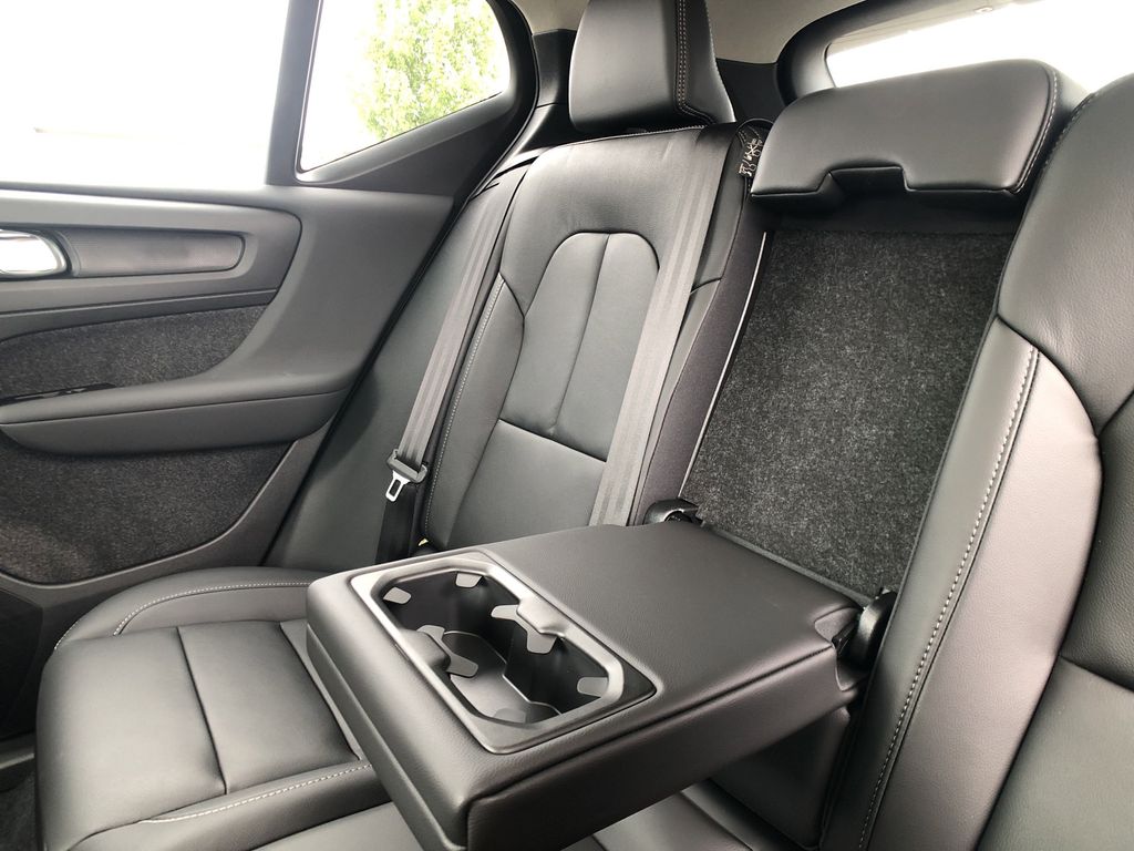 2026 Volvo XC40 Plus - Photo 40