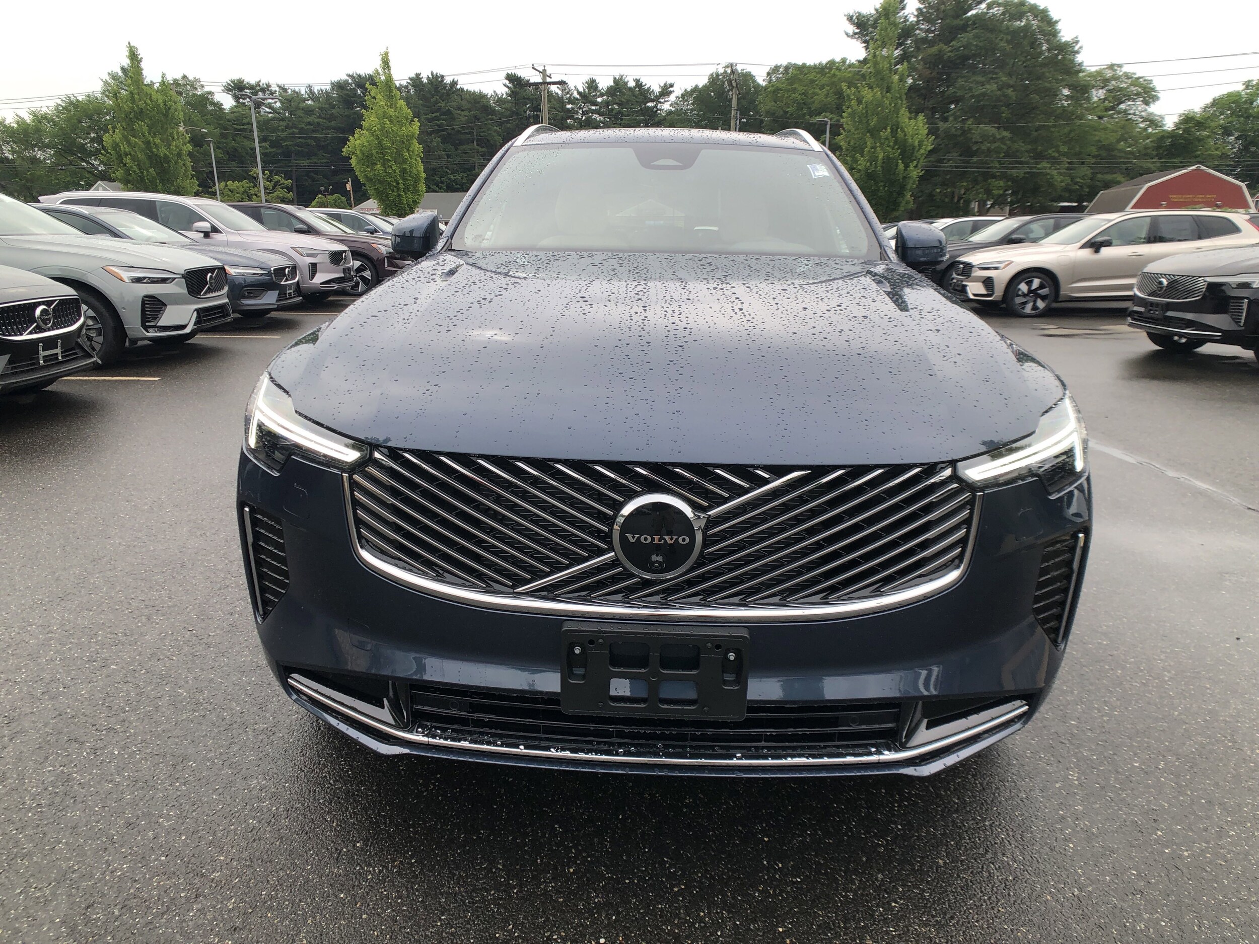 2026 Volvo XC90 Plus Black Edition photo 2