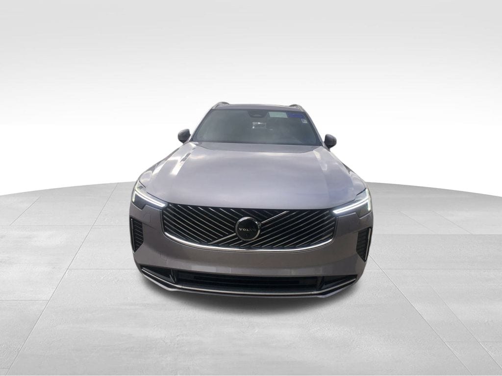2026 Volvo XC90 Plus - Photo 3