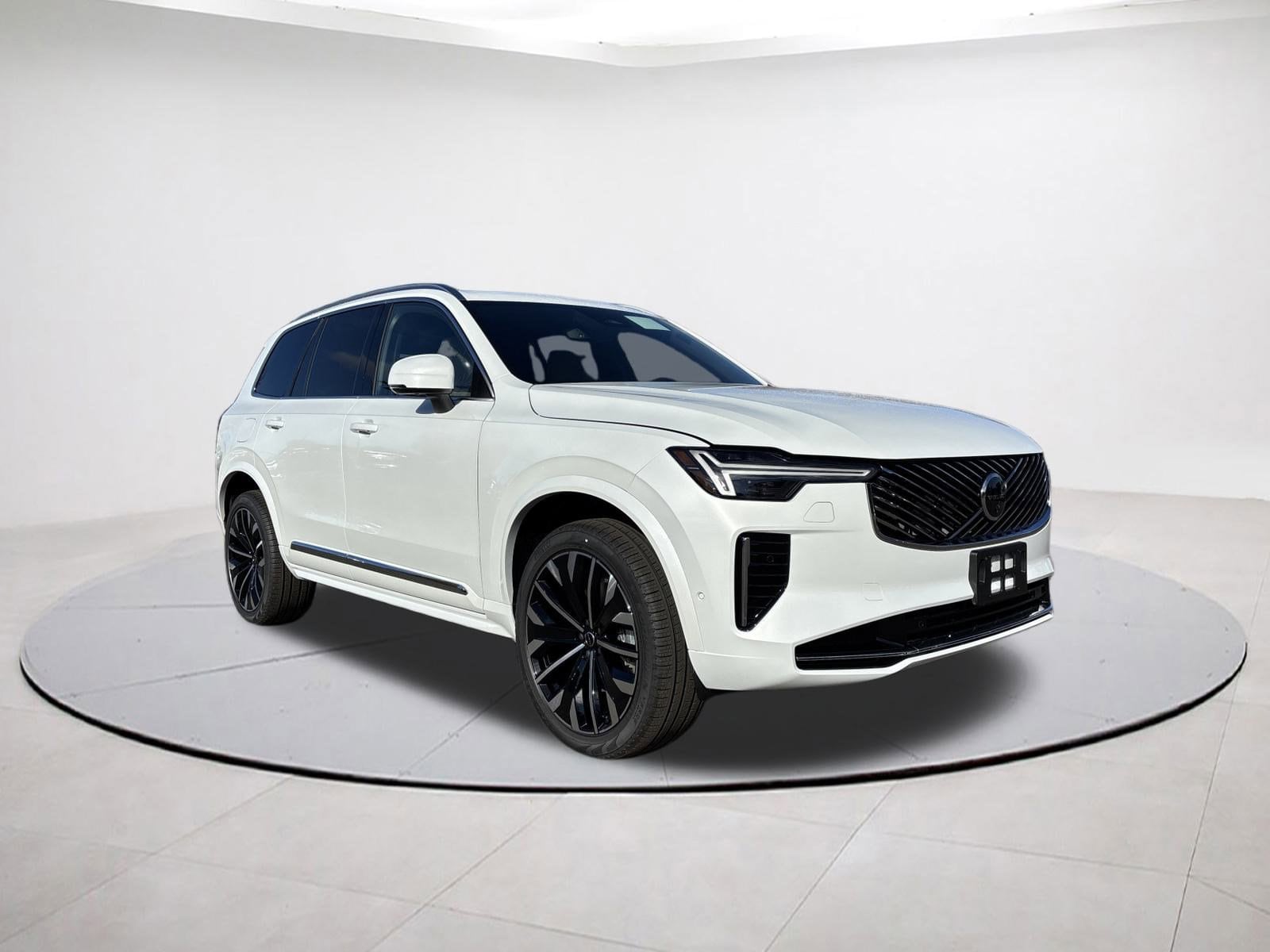 2026 Volvo XC90 Plus's photo