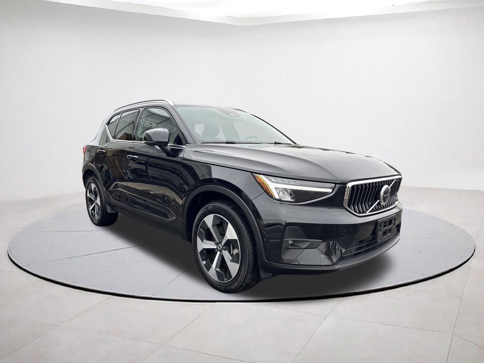 2025 Volvo XC40 Plus's photo