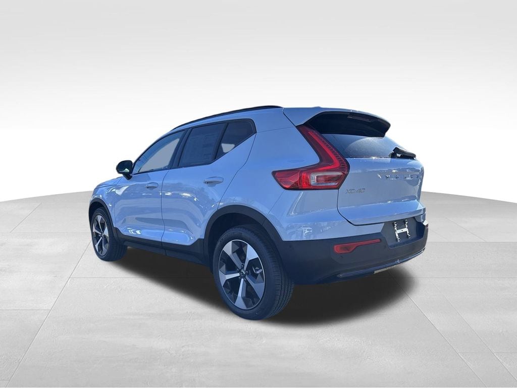 2026 Volvo XC40 Plus - Photo 6