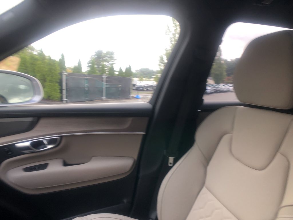 2026 Volvo XC90 Plus - Photo 22