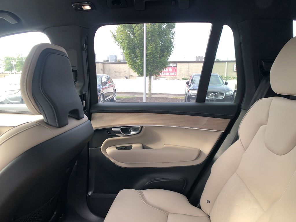 2026 Volvo XC90 Plus - Photo 36