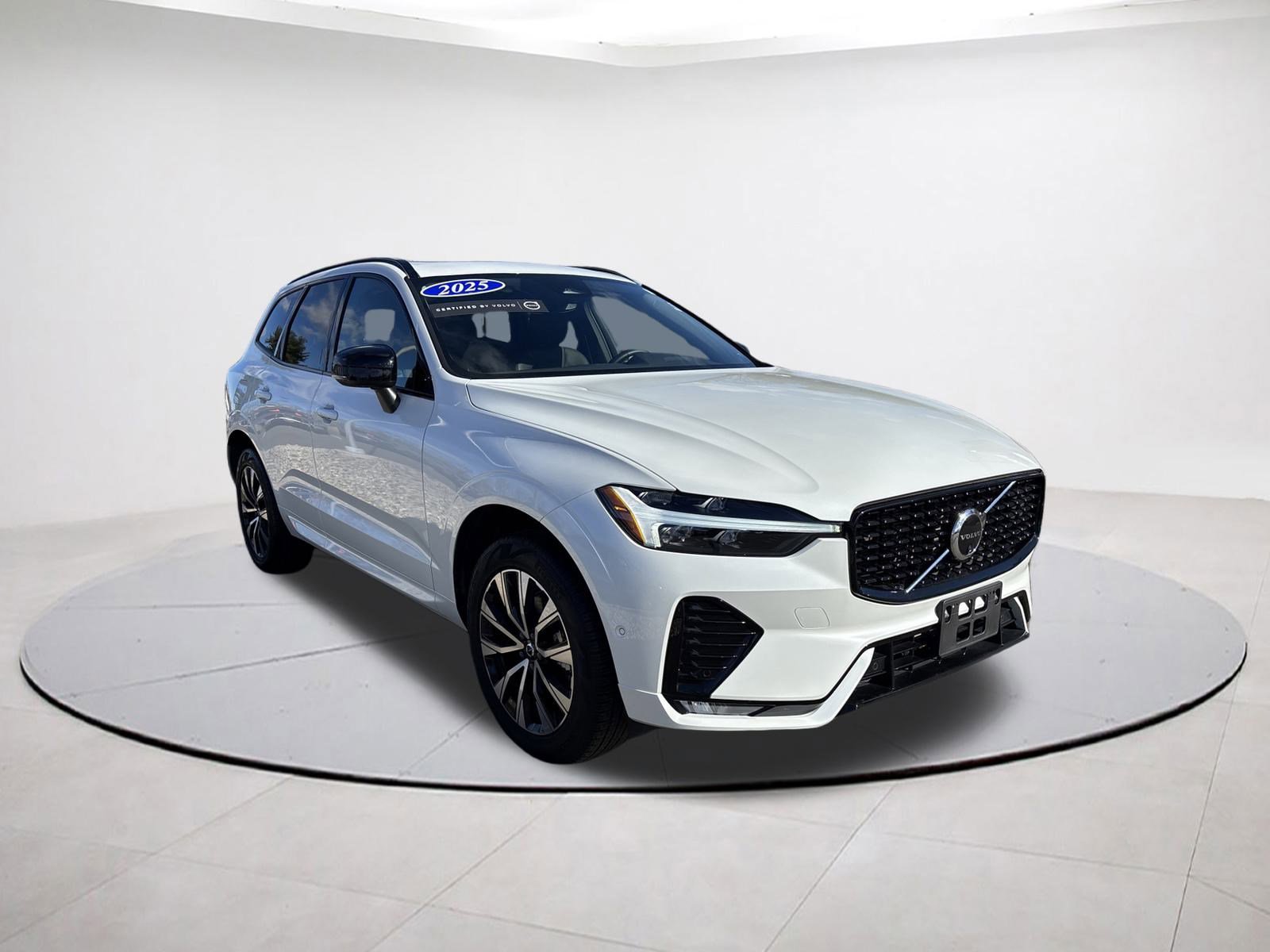 2025 Volvo XC60 B5 Plus photo 3