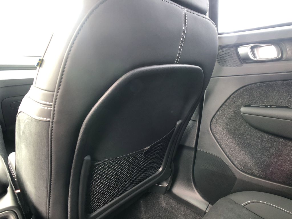 2026 Volvo XC40 Ultra Black Edition - Photo 41