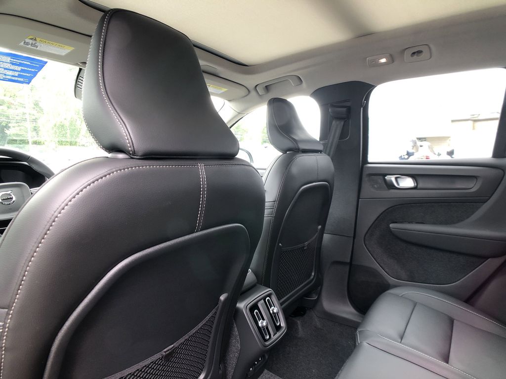 2026 Volvo XC40 Plus - Photo 35