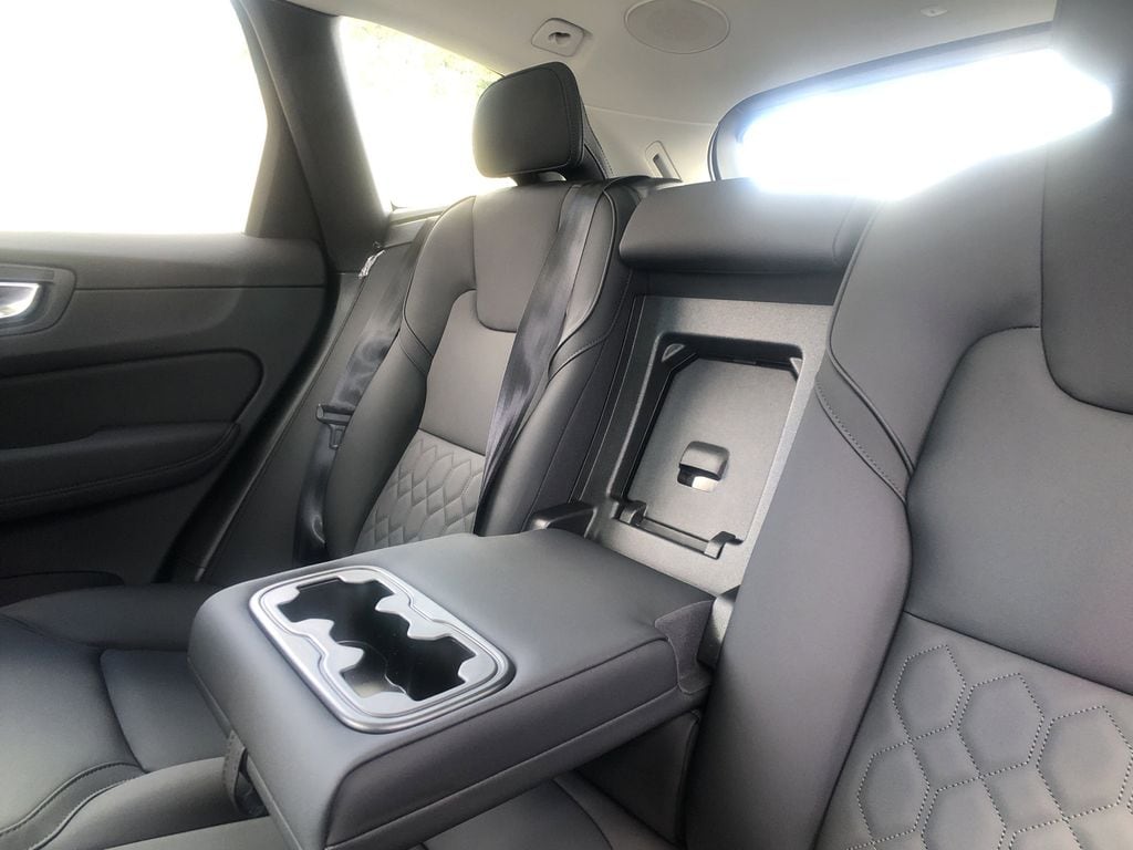 2026 Volvo XC60 Plus - Photo 28