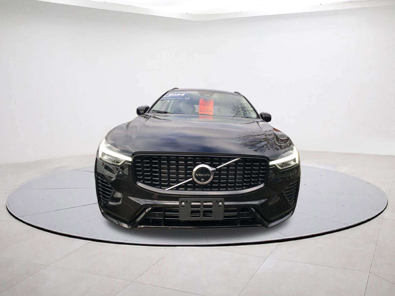 2025 Volvo XC60 Hybrid T8 Plus photo 2