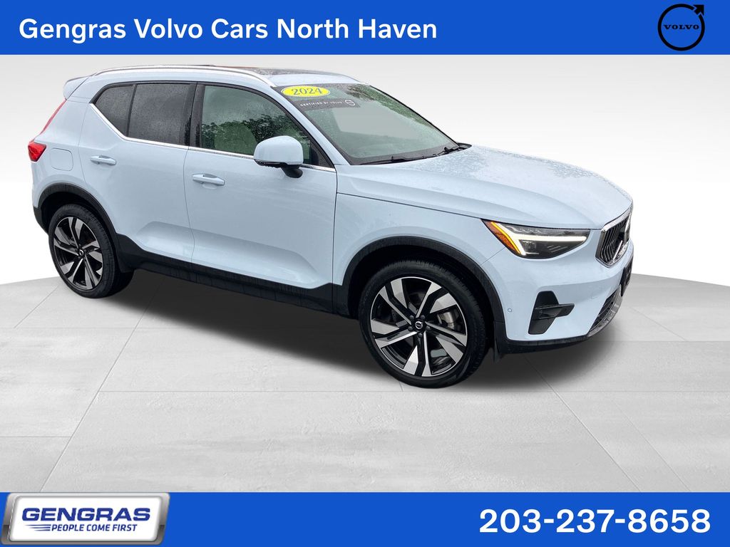 2024 Volvo XC40 B5 Ultimate Bright AWD's photo