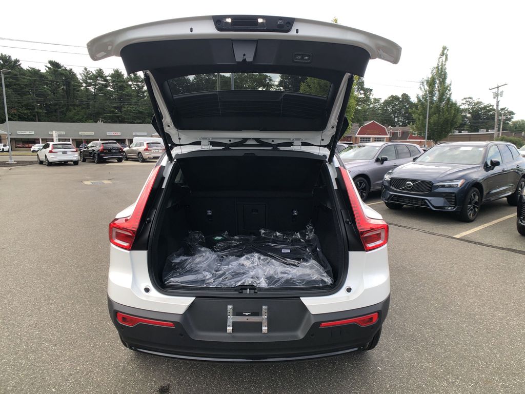 2026 Volvo XC40 Ultra Black Edition - Photo 42