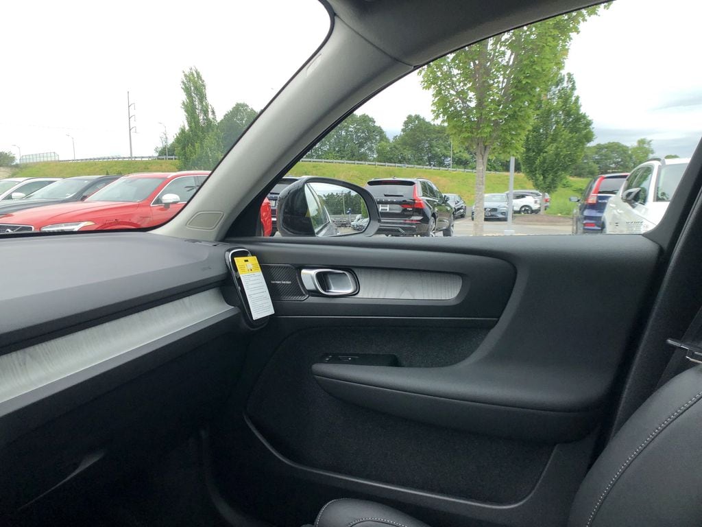 2026 Volvo XC40 Ultra - Photo 27