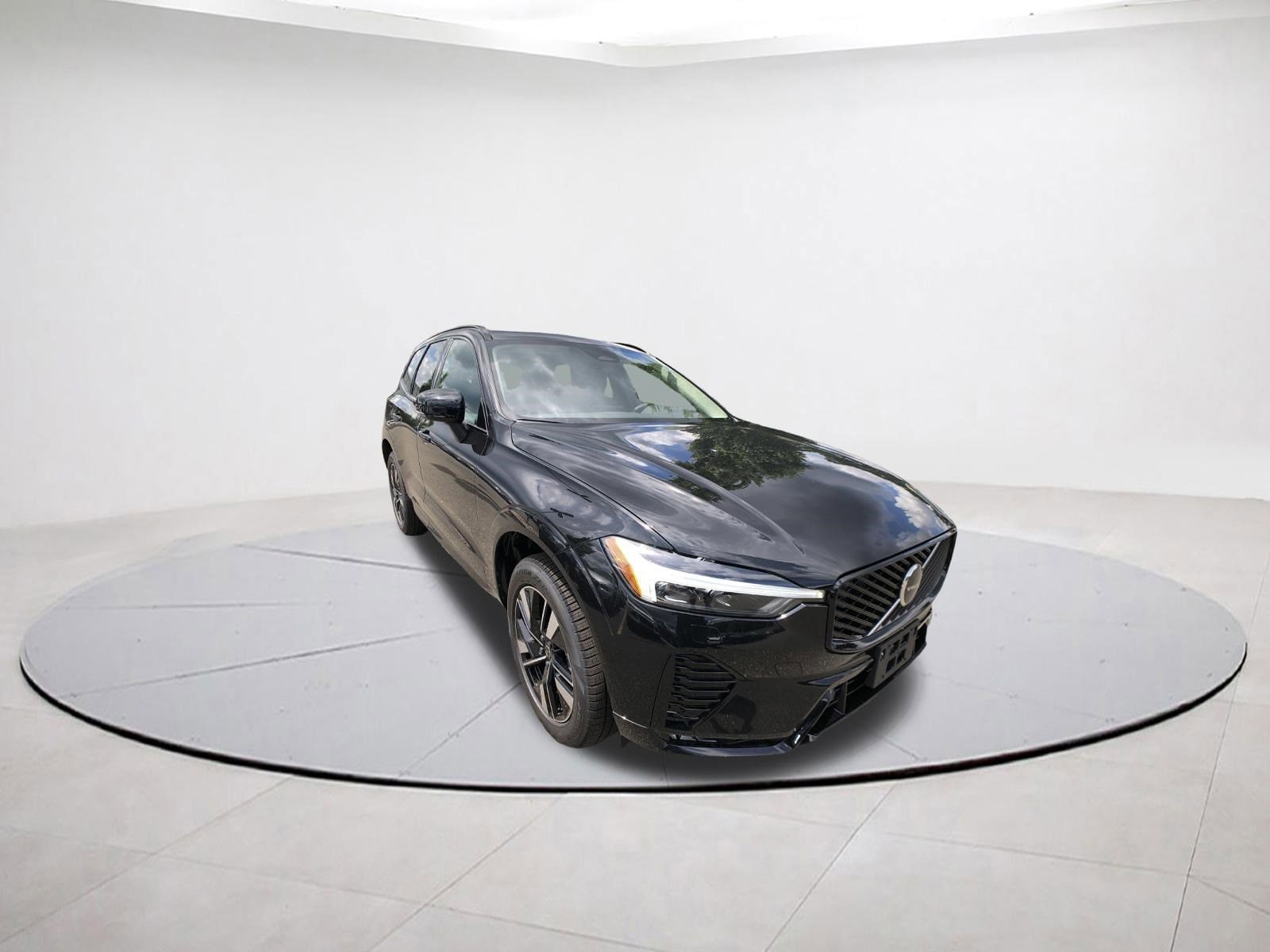 2026 Volvo XC60 Core's photo