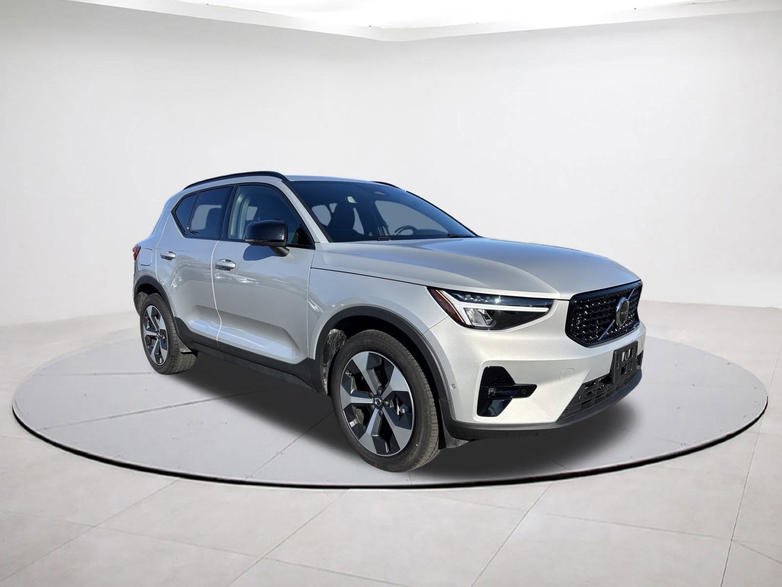 2025 Volvo XC40 Plus's photo