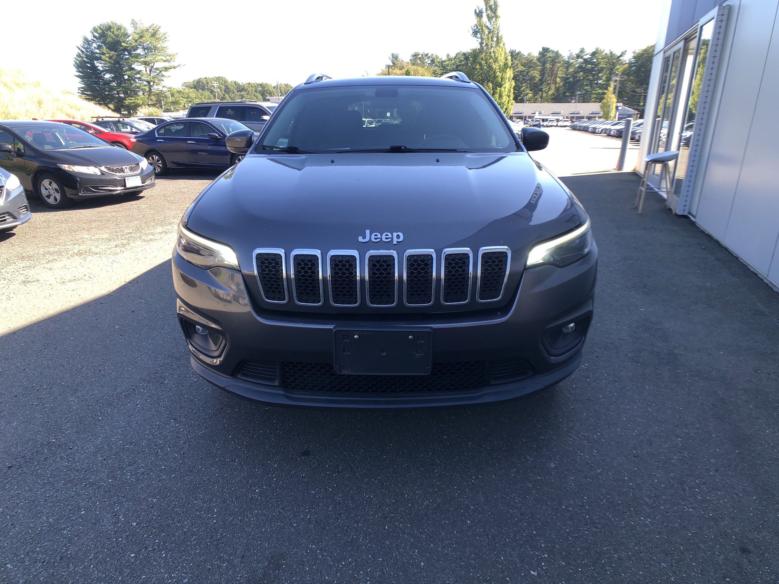 2020 Jeep Cherokee Latitude photo 2
