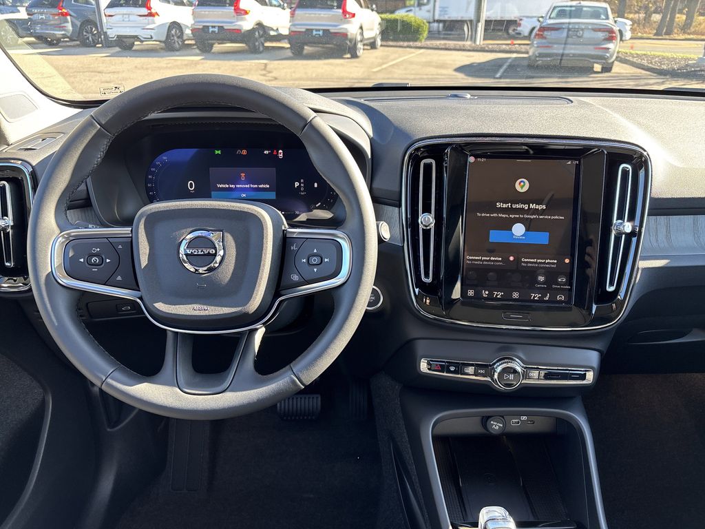 2026 Volvo XC40 Plus - Photo 14
