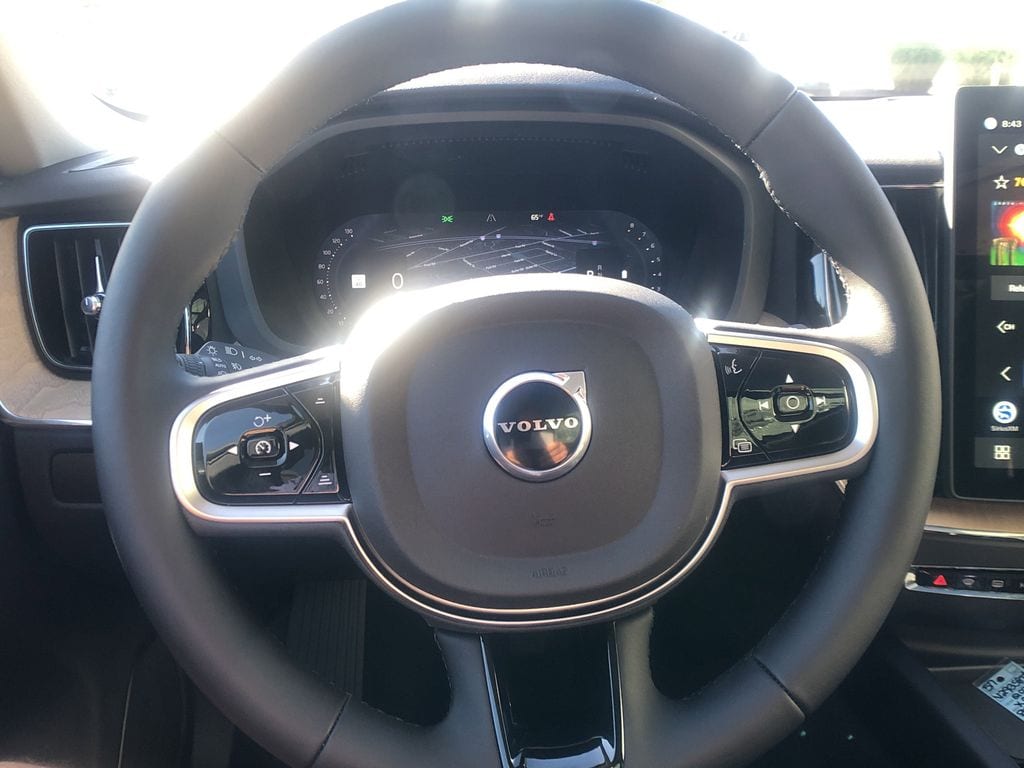 2026 Volvo XC60 Plus - Photo 14