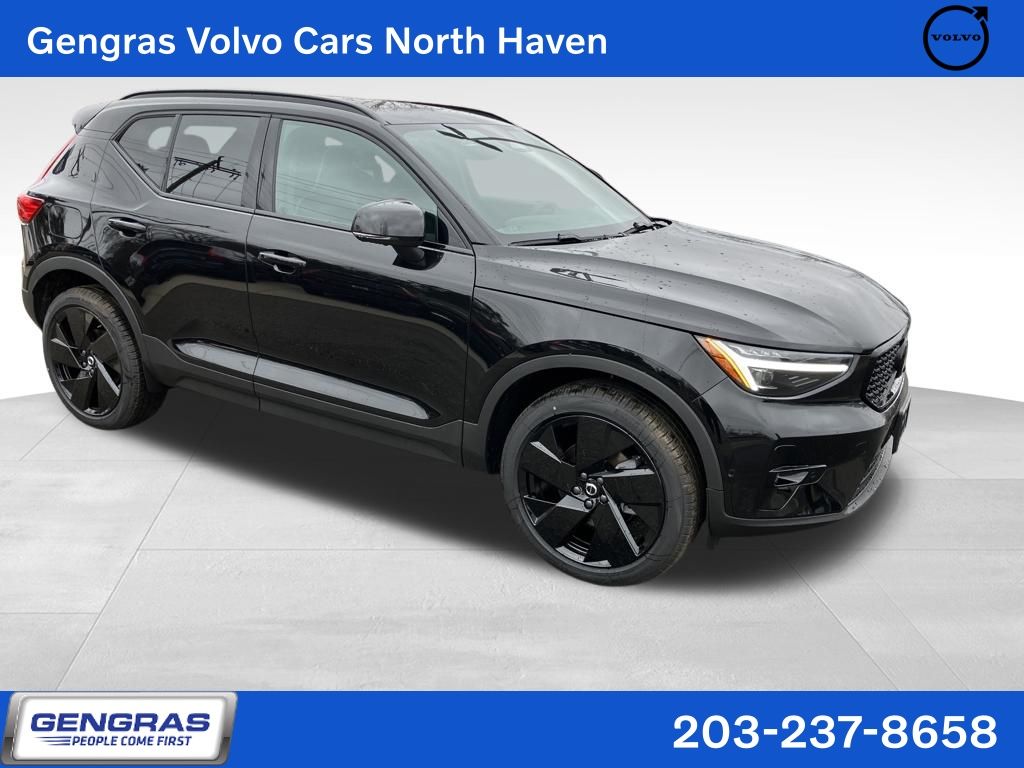 2026 Volvo XC40 SUV 