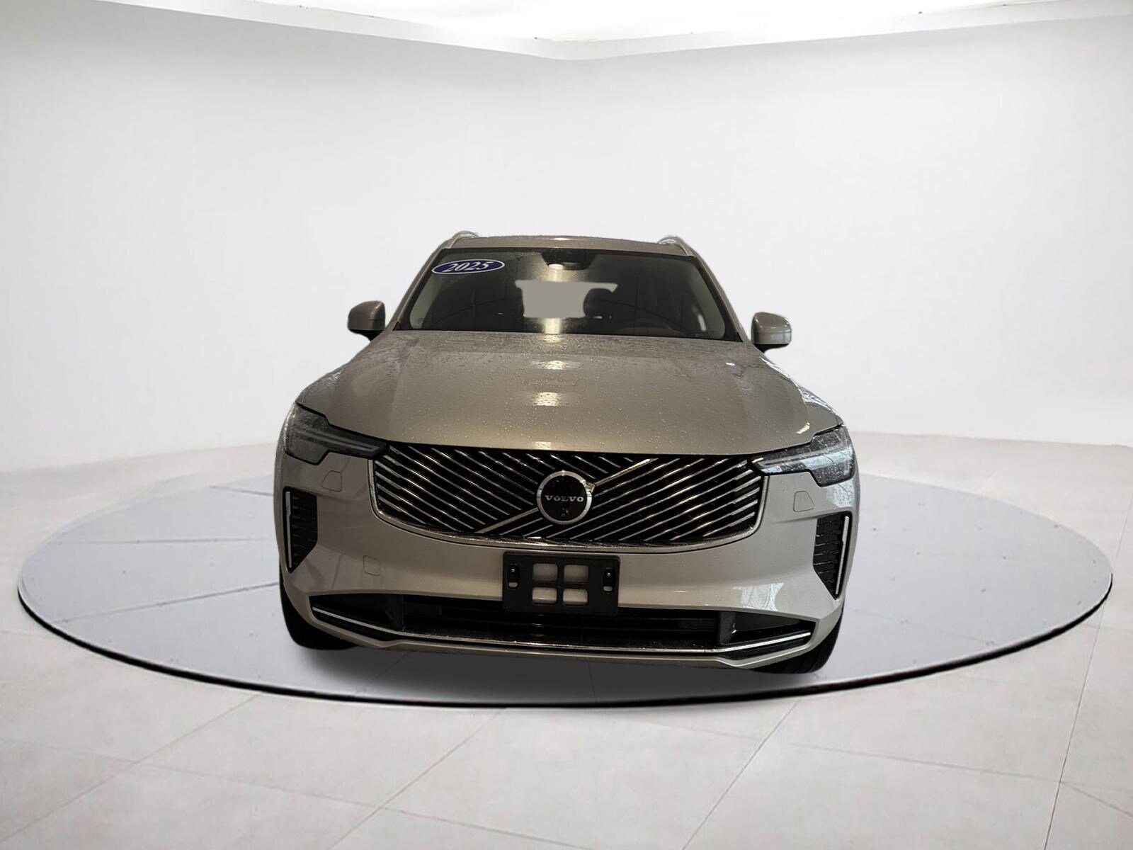 2025 Volvo XC90 Plus photo 2