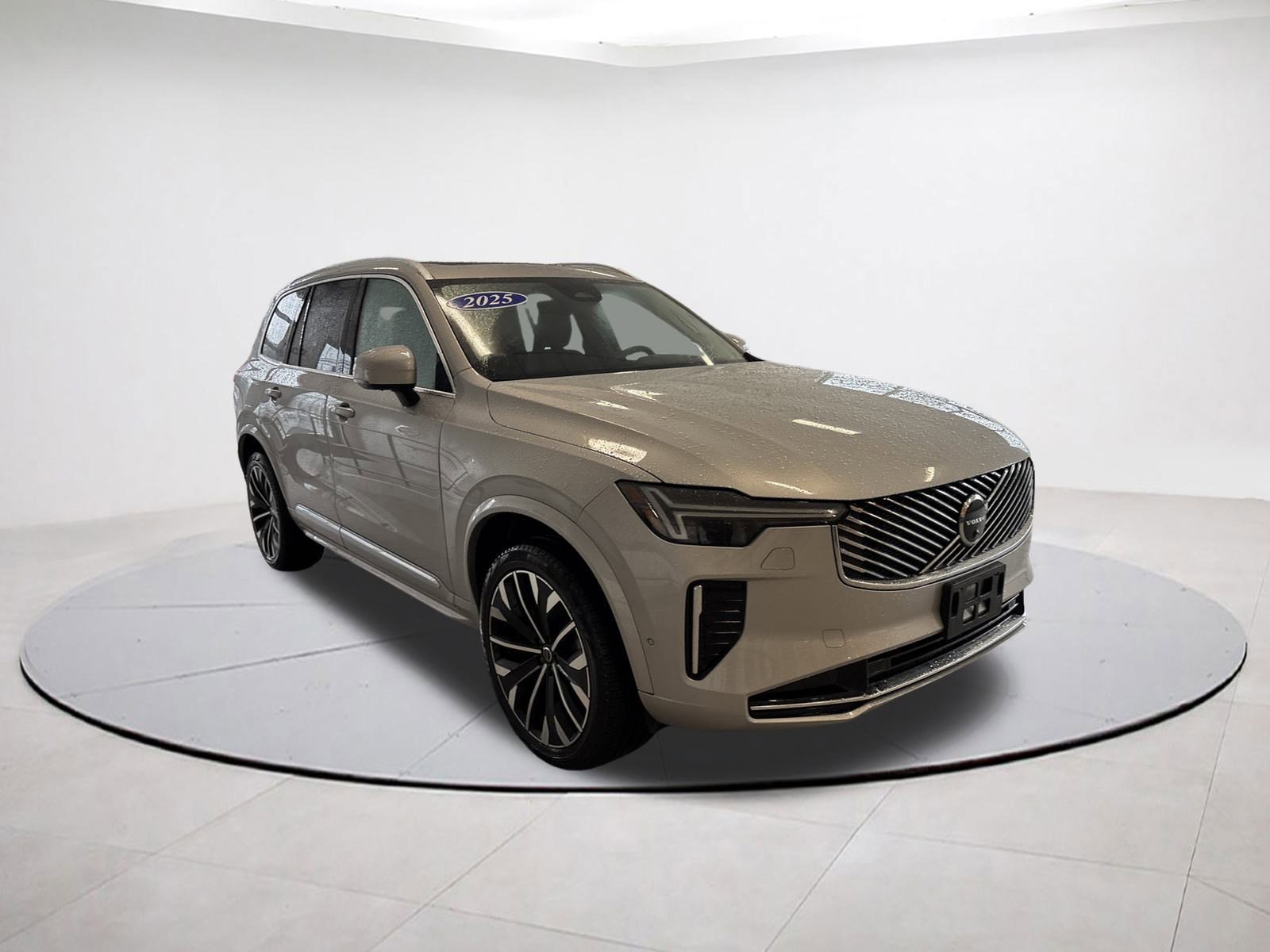 2025 Volvo XC90 Plus photo 4